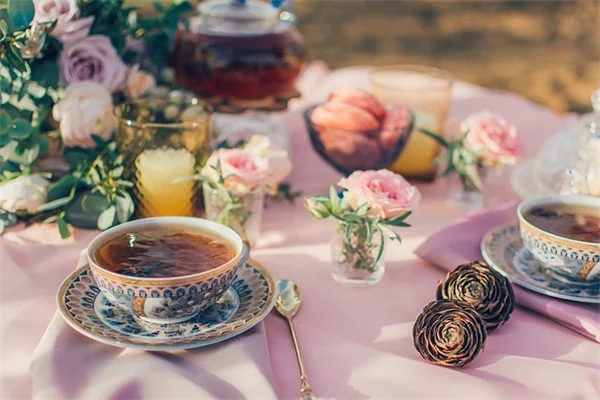 How to Freeze Fresh Herbs in Ice Cubes (2 Easy Ways)